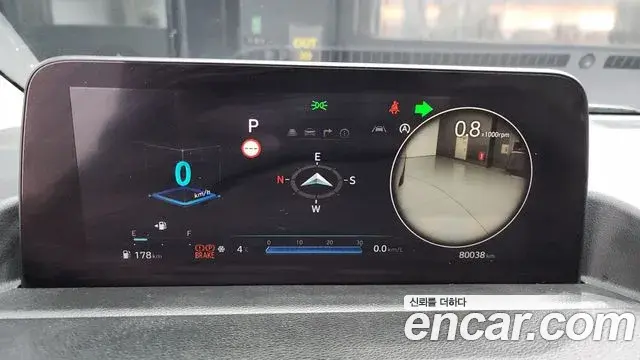 Hyundai Staria 2021 — ფოტო 4/20