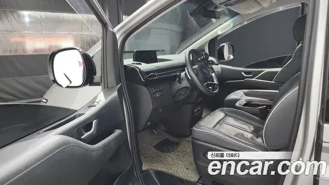 Hyundai Staria 2021 — ფოტო 8/20