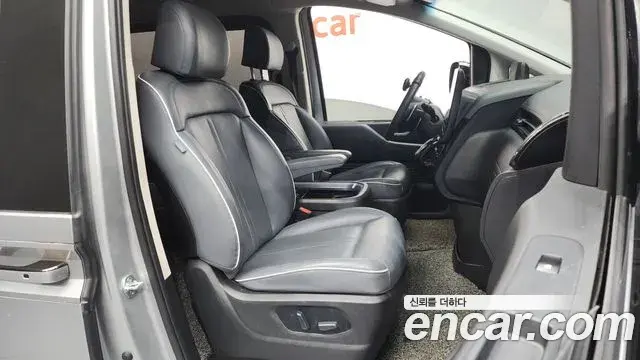 Hyundai Staria 2021 — ფოტო 7/20