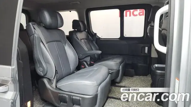 Hyundai Staria 2021 — ფოტო 16/20