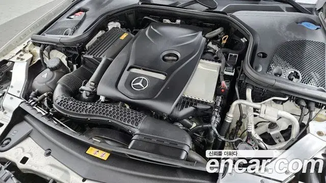 Mercedes-Benz E-Class 2020 — Şəkil 8/20
