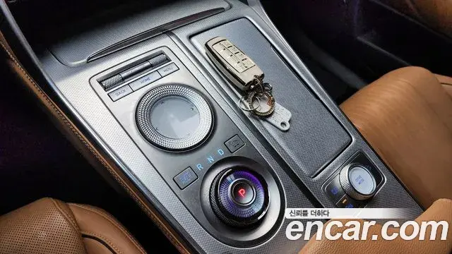 Genesis GV80 2021 — Photo 16/20