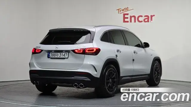 Mercedes-Benz GLA-Class 2023 — Şəkil 1/20