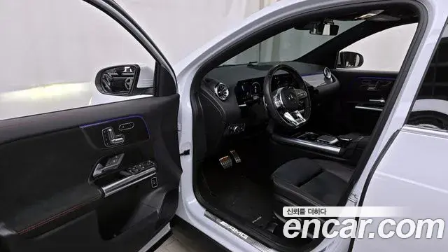 Mercedes-Benz GLA-Class 2023 — Şəkil 10/20