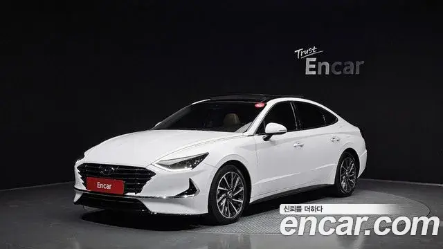 Hyundai Sonata 2019 — Фото 1/20