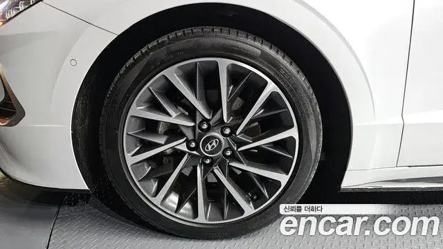 Hyundai Sonata 2019 — Фото 5/20