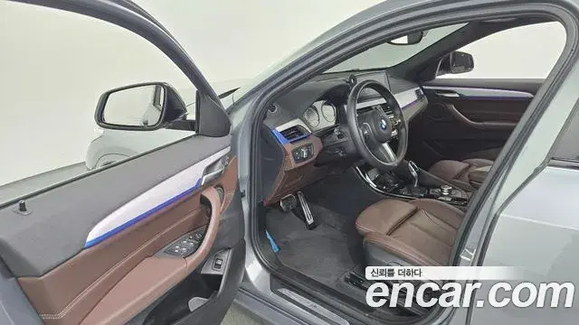 BMW X2 2022 — ფოტო 8/20