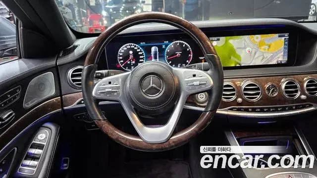 Mercedes-Benz S-Class 2019 — Photo 17/20