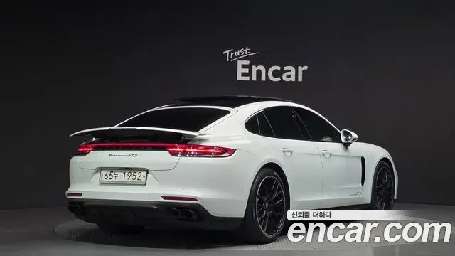 Porsche Panamera 2019 — Photo 5/20