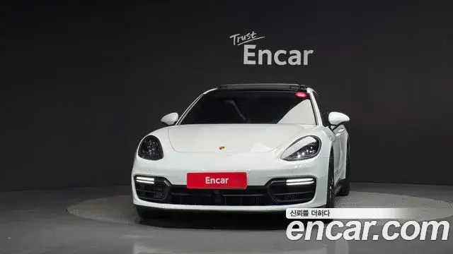 Porsche Panamera 2019 — Photo 15/20