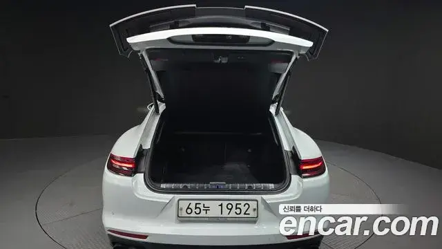 Porsche Panamera 2019 — Photo 16/20