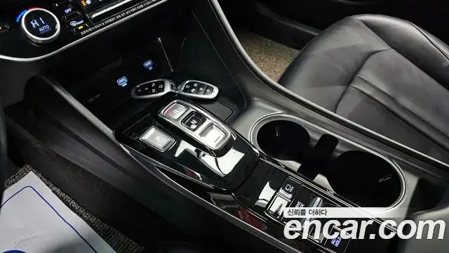 Hyundai Sonata Hybrid 2020 — ფოტო 1/20