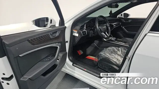 Audi A6 2021 — ფოტო 17/20