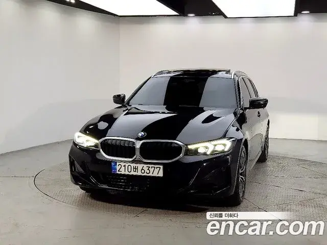 BMW 3 Series 2023 — ფოტო 13/20