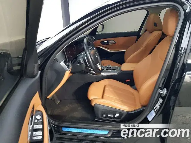 BMW 3 Series 2023 — ფოტო 20/20