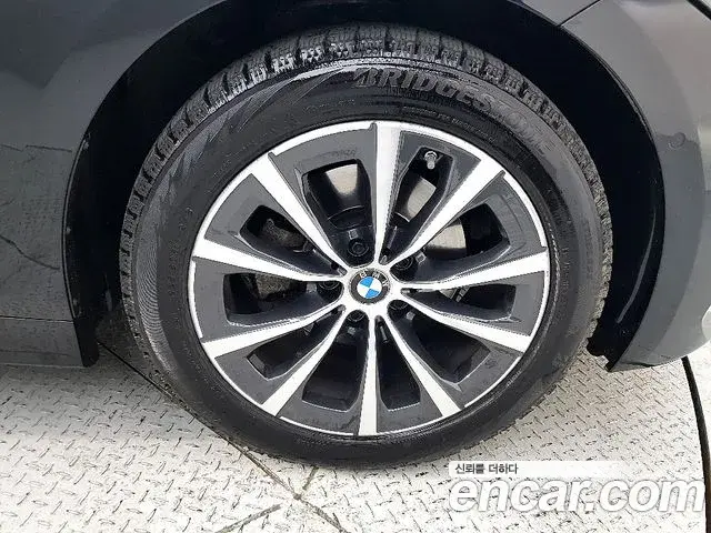 BMW 3 Series 2023 — ფოტო 4/20