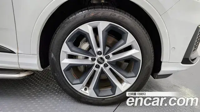Audi Q7 2022 — Şəkil 19/20