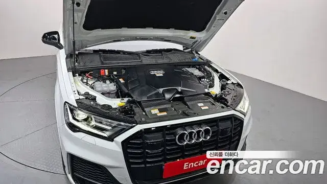 Audi Q7 2022 — Şəkil 13/20
