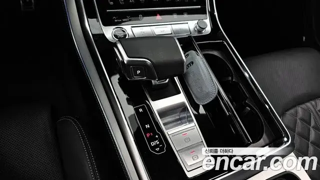 Audi Q7 2022 — Şəkil 8/20