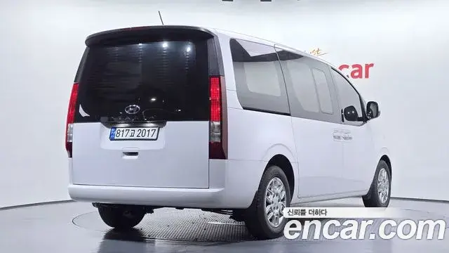 Hyundai Staria 2023 — Photo 16/20