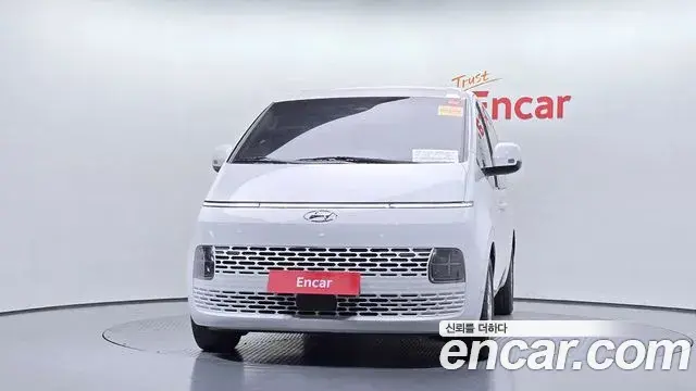 Hyundai Staria 2023 — Photo 3/20