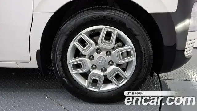 Hyundai Staria 2023 — Photo 5/20