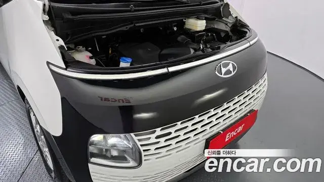 Hyundai Staria 2023 — Photo 6/20