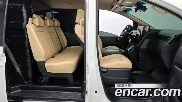 Hyundai Staria 2023 — Photo 2/20