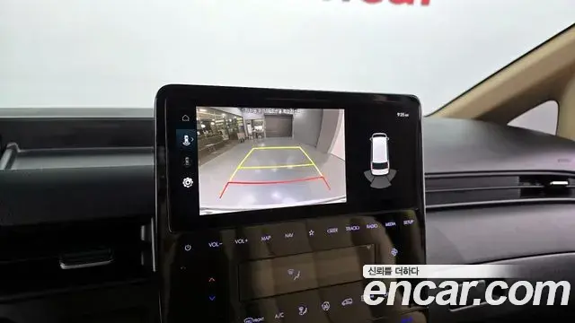Hyundai Staria 2023 — Photo 14/20