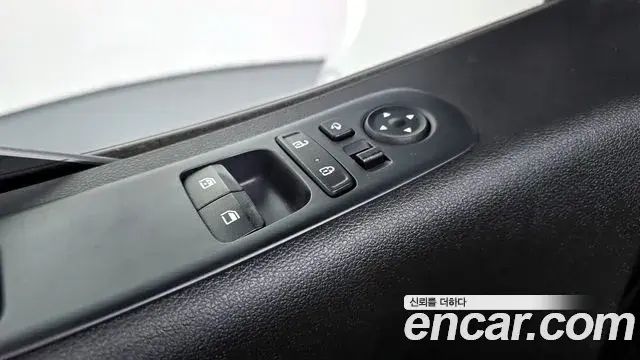 Hyundai Staria 2023 — Photo 19/20