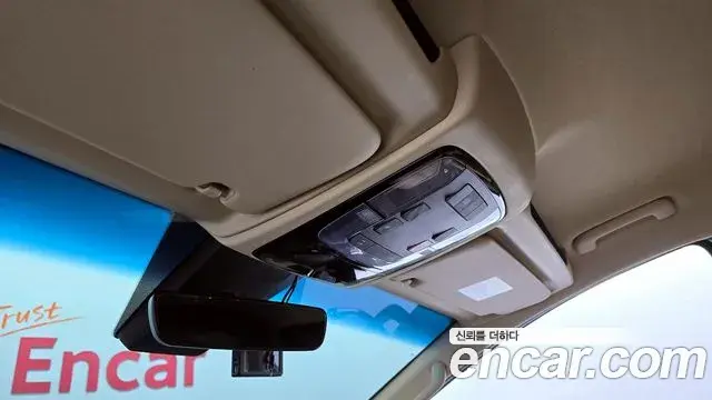 Hyundai Staria 2023 — Photo 8/20