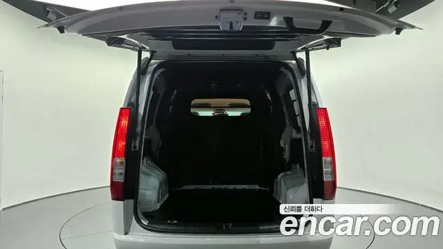 Hyundai Staria 2023 — Photo 4/20