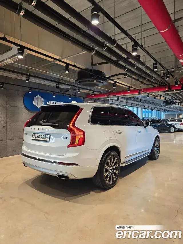 Volvo XC90 2020 — ფოტო 2/20