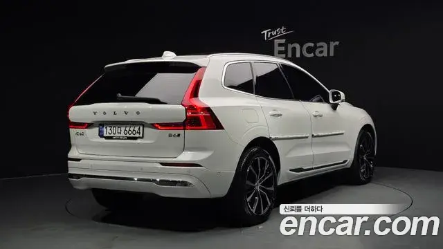 Volvo XC60 2023 — Şəkil 13/20