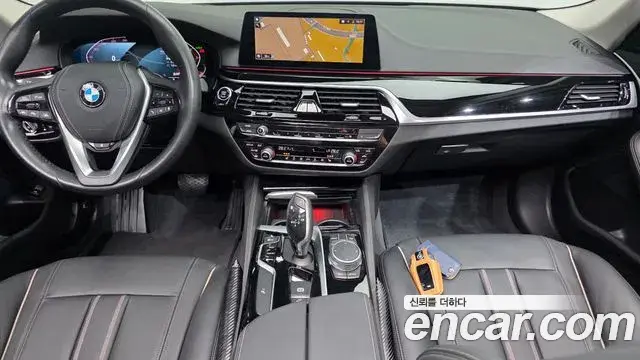 BMW 5 Series 2020 — ფოტო 18/20