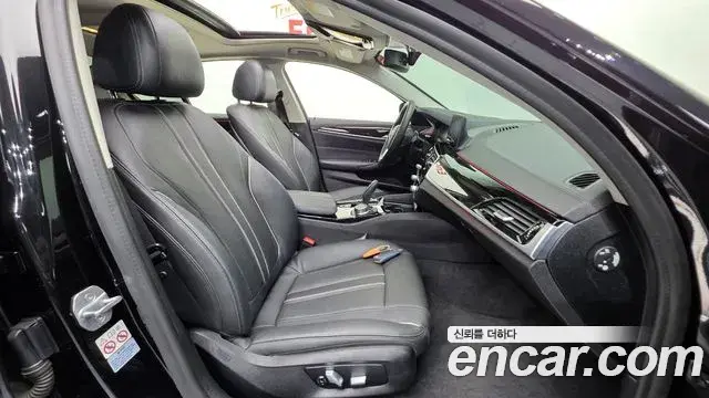 BMW 5 Series 2020 — ფოტო 6/20