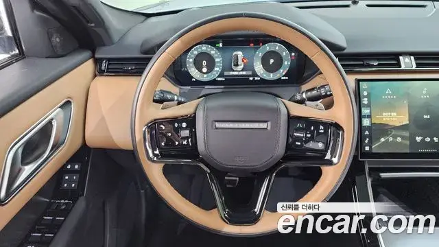 Land Rover Range Rover Velar 2025 — Фото 13/20