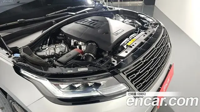 Land Rover Range Rover Velar 2024 — Photo 2/20