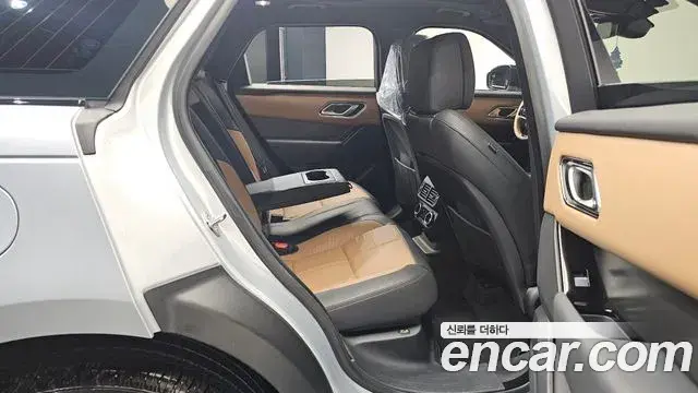 Land Rover Range Rover Velar 2024 — Photo 11/20