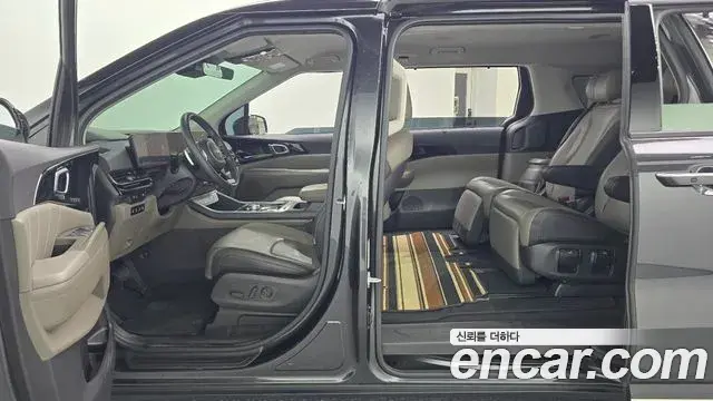 Kia Carnival 2024 — Şəkil 17/20