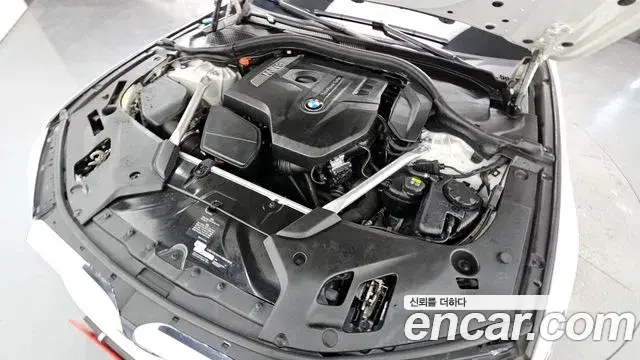 BMW 5 Series 2018 — Photo 10/20