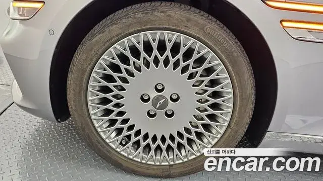 Genesis G80 2023 — Photo 15/20