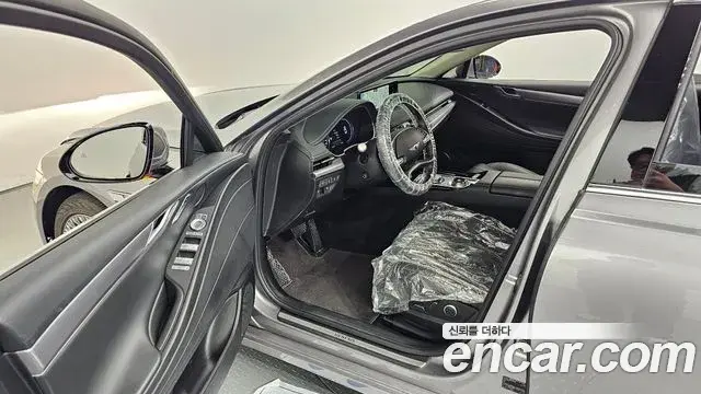 Genesis G80 2023 — Photo 1/20
