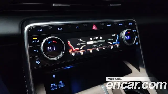 Genesis GV80 2021 — ფოტო 12/20