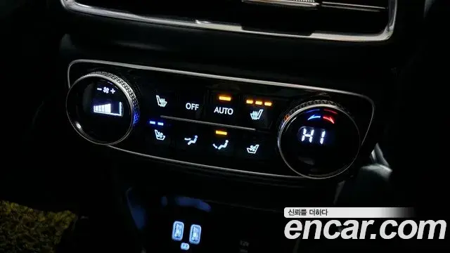 Genesis GV80 2021 — ფოტო 17/20