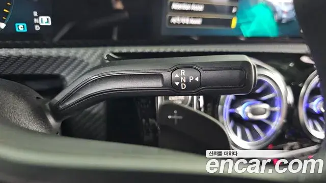 Mercedes-Benz A-Class 2020 — ფოტო 14/20