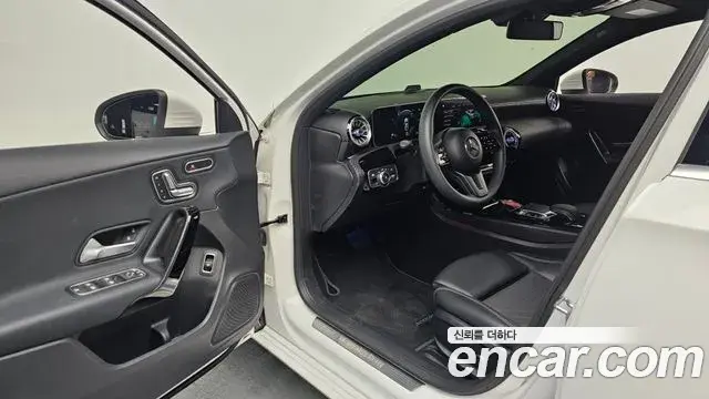 Mercedes-Benz A-Class 2020 — ფოტო 11/20