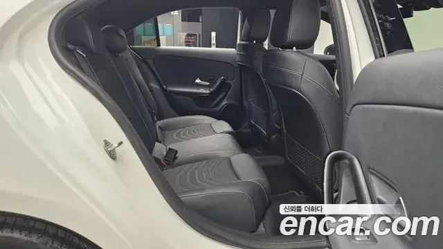 Mercedes-Benz A-Class 2020 — ფოტო 8/20