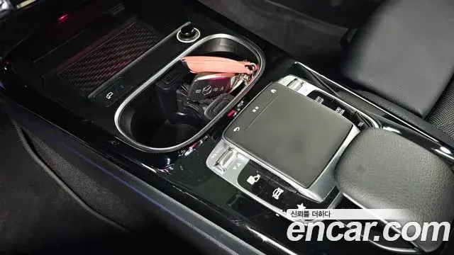 Mercedes-Benz A-Class 2020 — ფოტო 6/20
