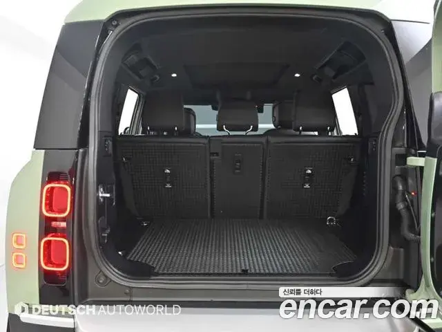 Land Rover Defender 2023 — ფოტო 17/20